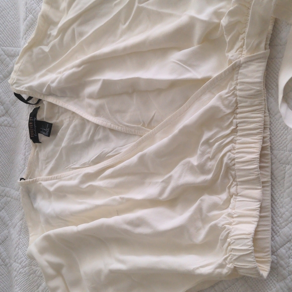 F21 Long Sleeved Crop - Picture 1 of 2